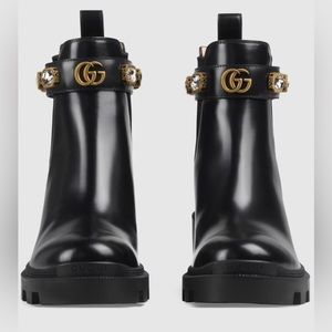 Gucci Leather Boots ankle with belt.